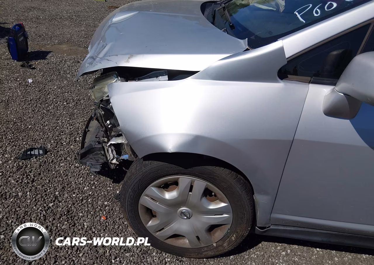 2010 Nissan Versa 1.8S VIN:3N1BC1CP6AL381665 - 6