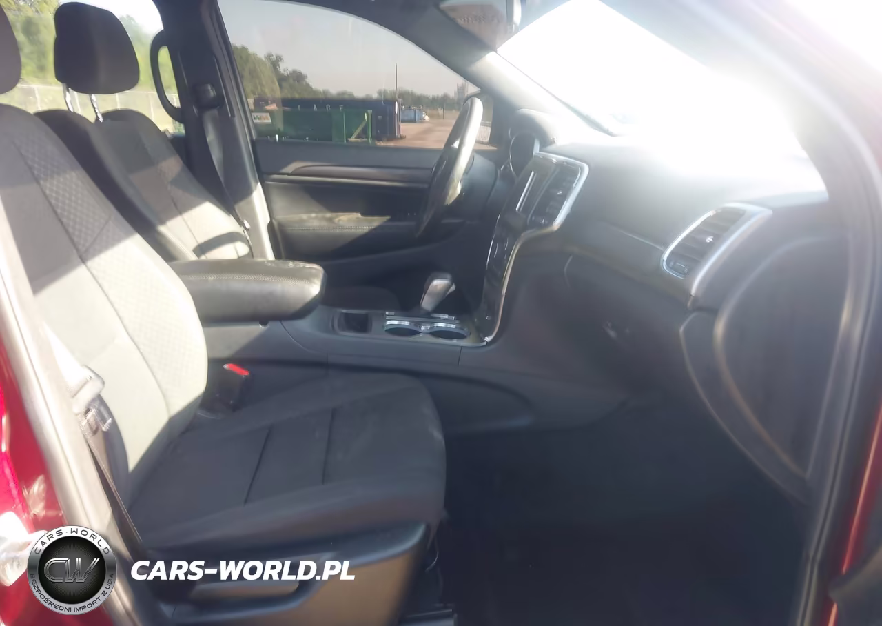 2018 Jeep Grand Cherokee Laredo 4X2 VIN:1C4RJEAGXJC300514 - 5
