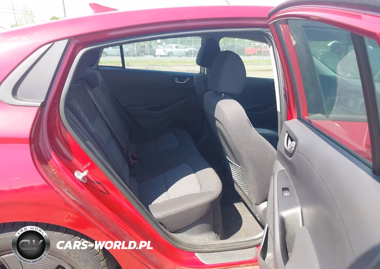 2019 Hyundai Ioniq Hybrid Blue VIN:KMHC65LC7KU123963 - 8