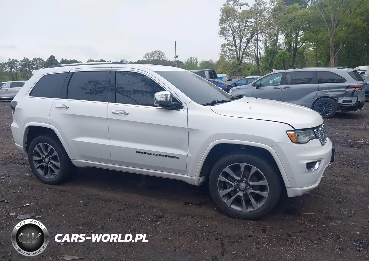 2018 Jeep Grand Cherokee Overland 4X4 VIN:1C4RJFCG4JC361277 - 13