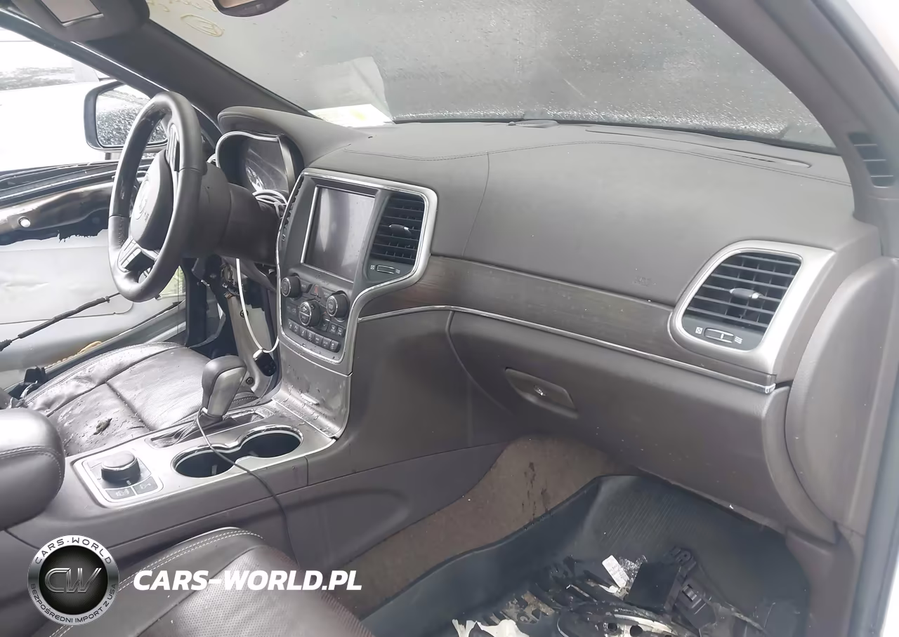 2018 Jeep Grand Cherokee Overland 4X4 VIN:1C4RJFCG4JC361277 - 5