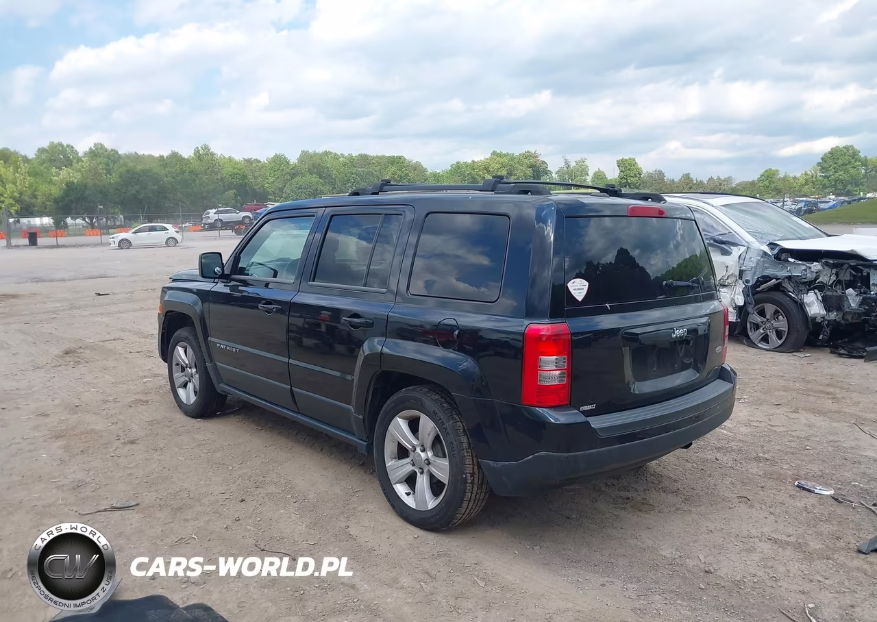 2014 Jeep Patriot Latitude VIN:1C4NJPFA8ED550056 - 3