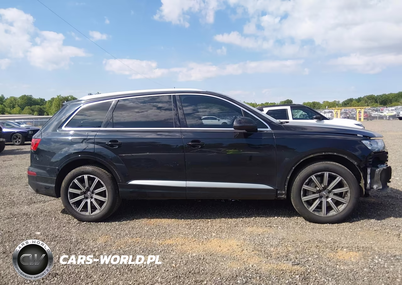 2017 Audi Q7 3.0T Premium VIN:WA1VAAF72HD057070 - 13