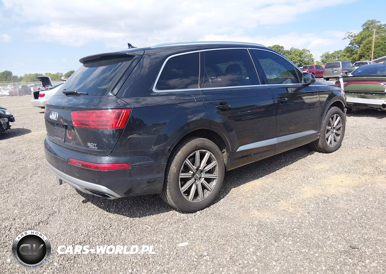 2017 Audi Q7 3.0T Premium VIN:WA1VAAF72HD057070 - 4
