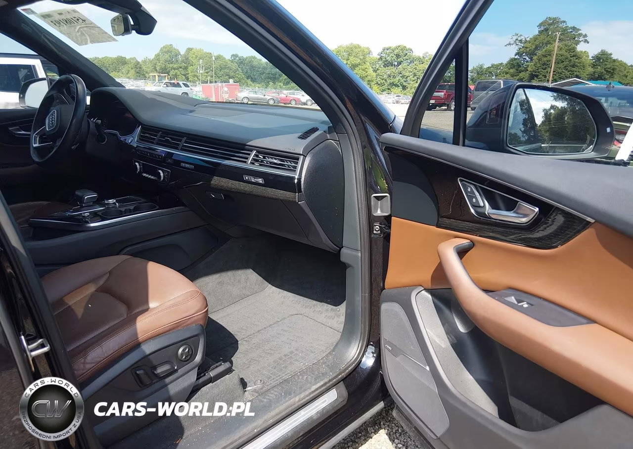 2017 Audi Q7 3.0T Premium VIN:WA1VAAF72HD057070 - 5