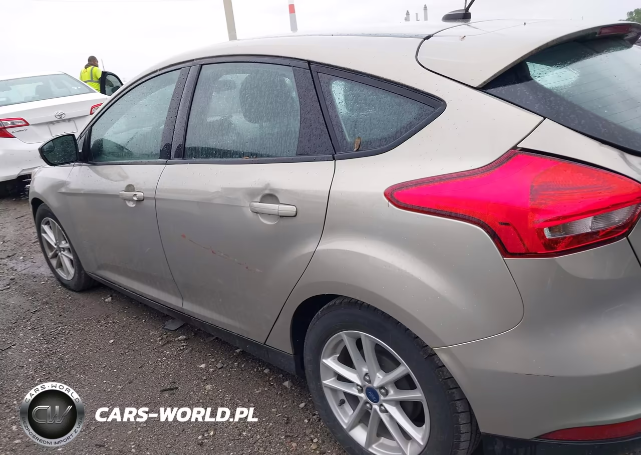 2015 Ford Focus Se VIN:1FADP3KE4FL293972 - 6