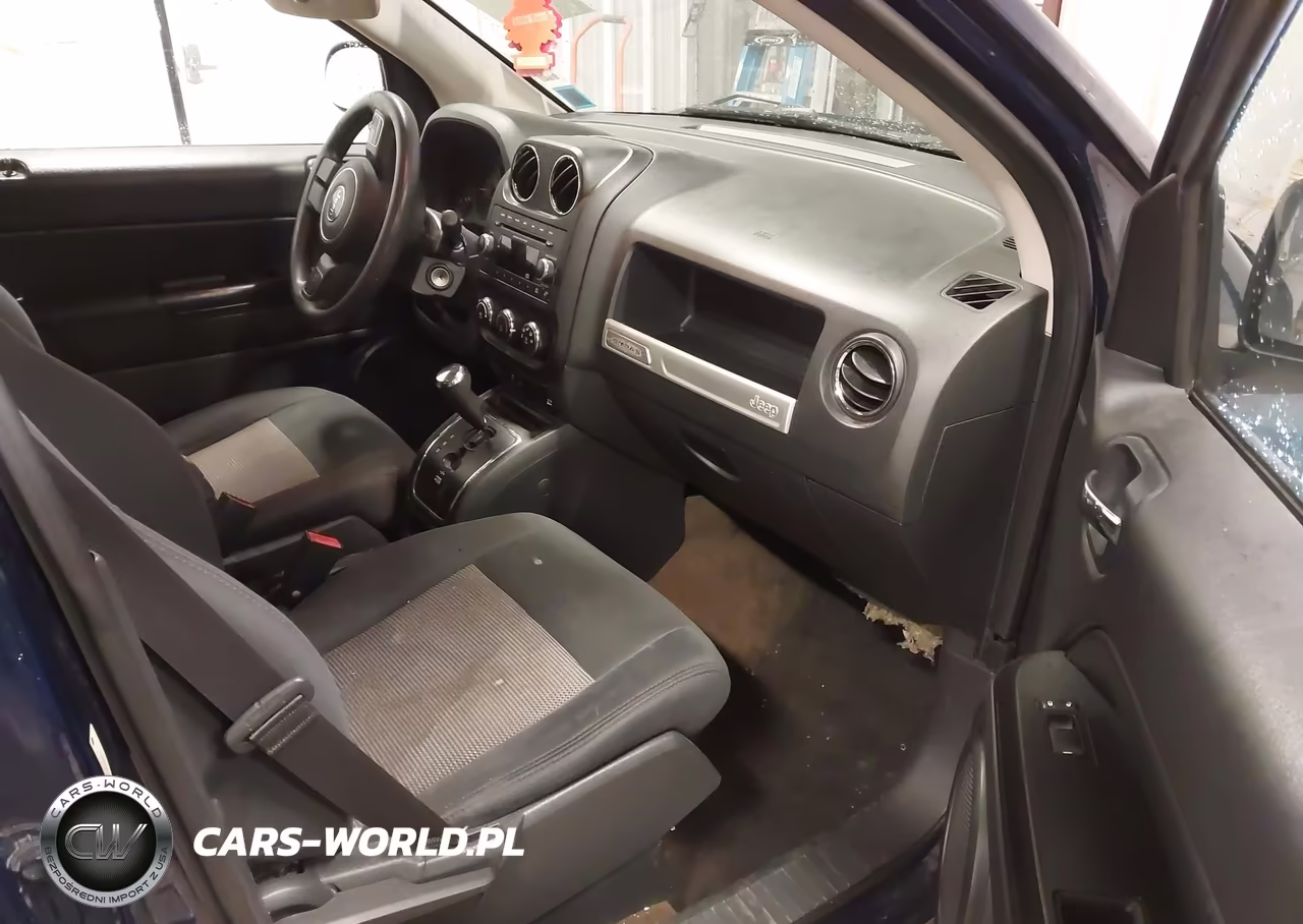 2014 Jeep Compass Sport VIN:1C4NJDBBXED828744 - 5