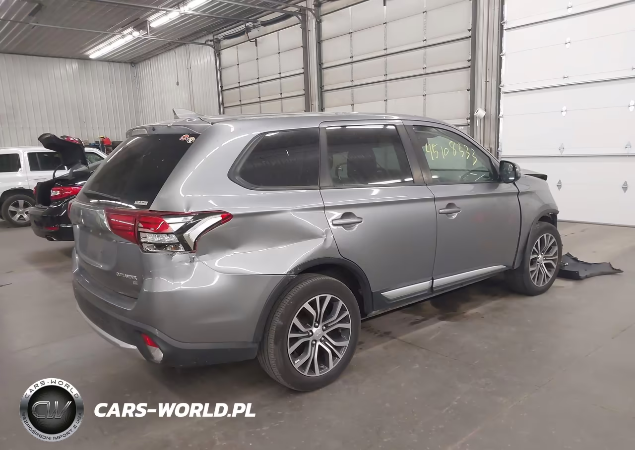 2018 Mitsubishi Outlander Se VIN:JA4AZ3A35JZ038822 - 4