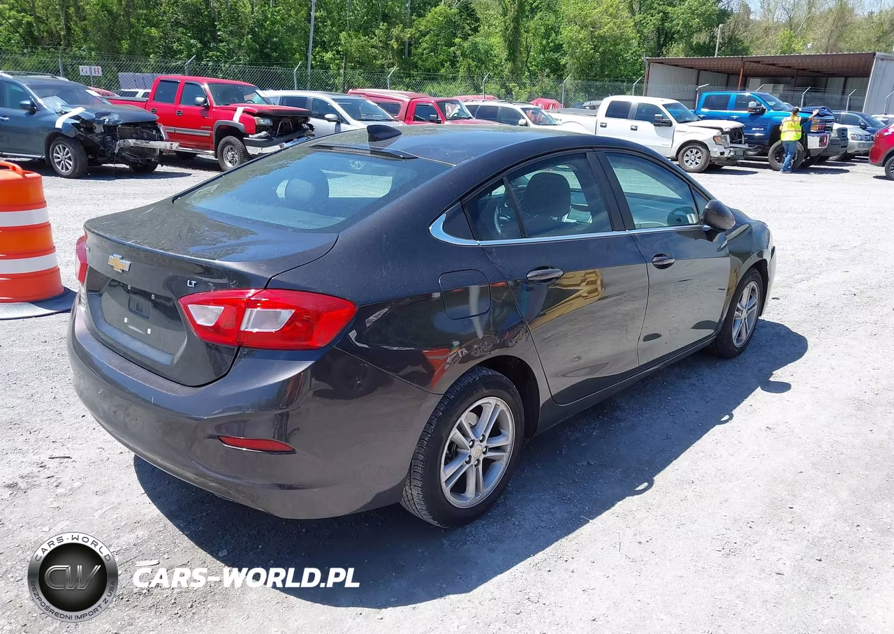 2017 Chevrolet Cruze Lt Auto VIN:1G1BE5SM0H7103891 - 4
