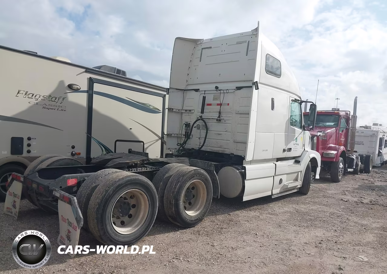 2015 Volvo Vn VIN:4V4NC9EH8FN931510 - 4