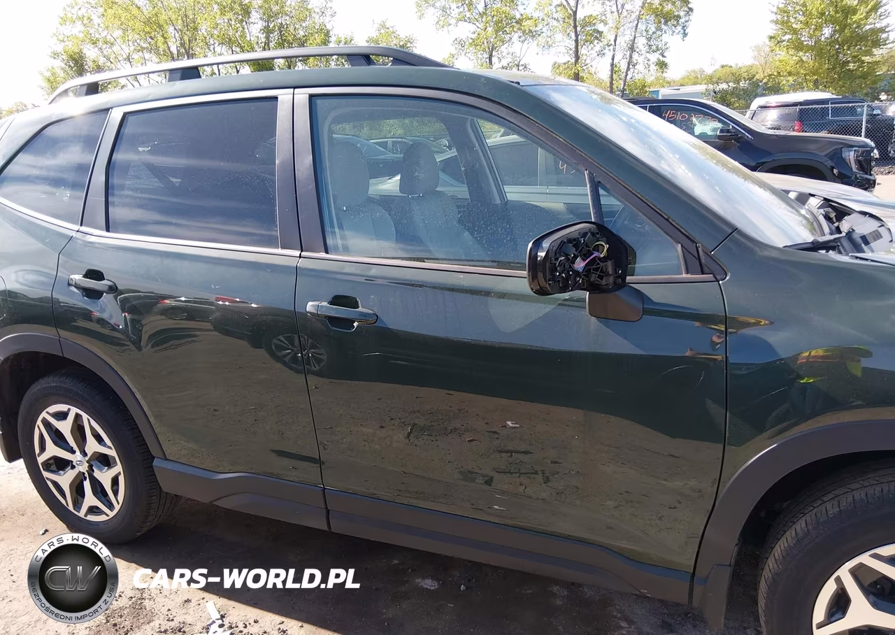 2024 Subaru Forester Premium VIN:JF2SKADC5RH420396 - 13
