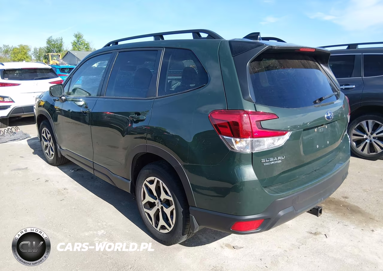 2024 Subaru Forester Premium VIN:JF2SKADC5RH420396 - 3