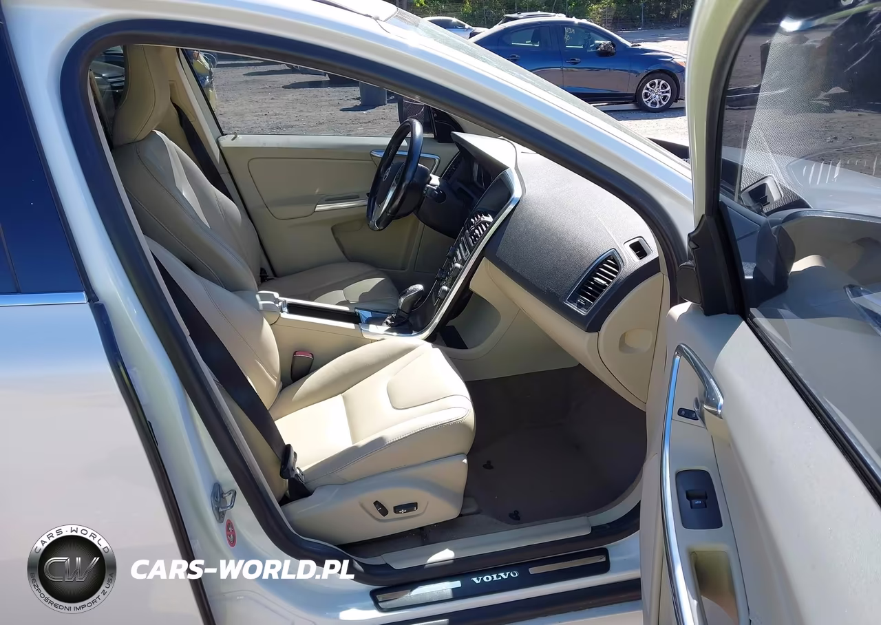 2015 Volvo Xc60 T5 Premier Plus VIN:YV440MDC6F2607043 - 5