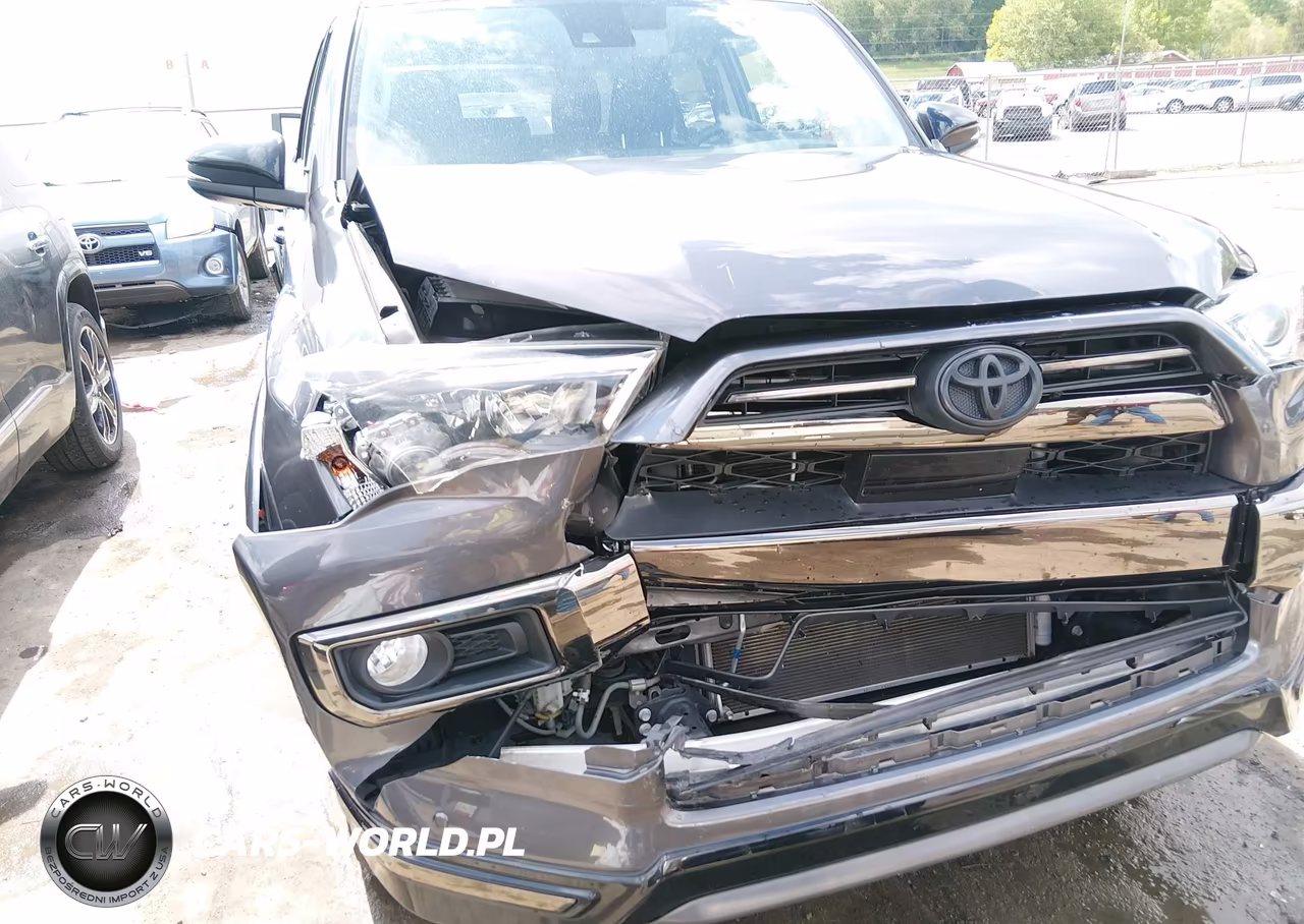 2020 Toyota 4Runner Nightshade Special Edition VIN:JTEBU5JR9L5776119 - 6
