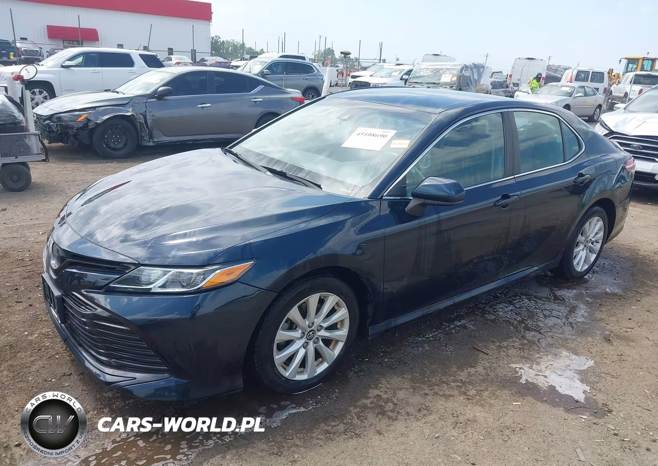 2018 Toyota Camry Le VIN:4T1B11HK6JU581351 - 2
