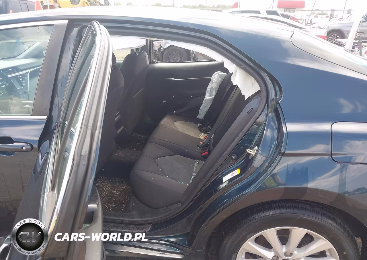2018 Toyota Camry Le VIN:4T1B11HK6JU581351 - 8