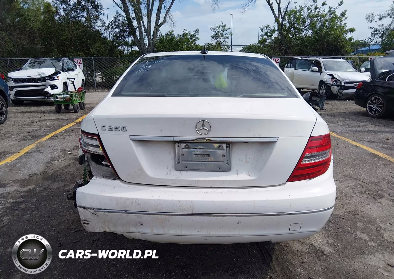 2014 Mercedes-Benz C 250 Luxury VIN:WDDGF4HB6EA958111 - 15