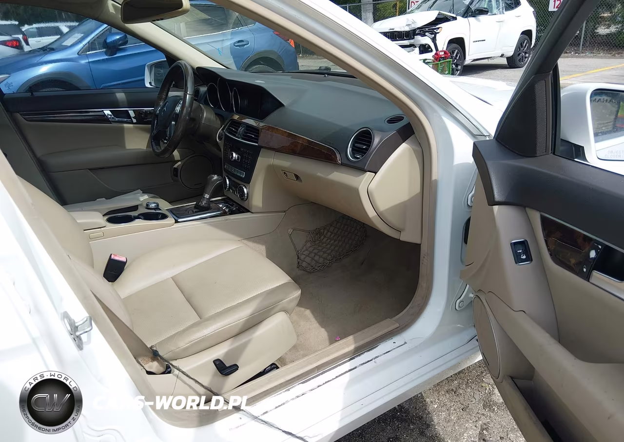 2014 Mercedes-Benz C 250 Luxury VIN:WDDGF4HB6EA958111 - 5