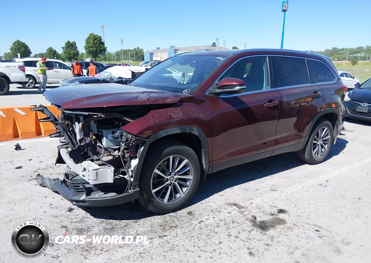 2019 Toyota Highlander Xle VIN:5TDJZRFH7KS954465 - 2