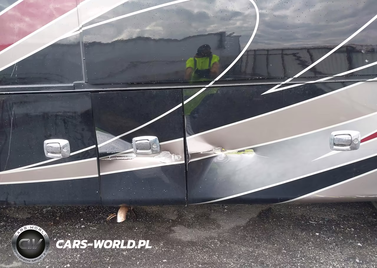 2018 Tiffin Motorhomes Inc Allegro Bus VIN:5VBBA67A2JA118884 - 12