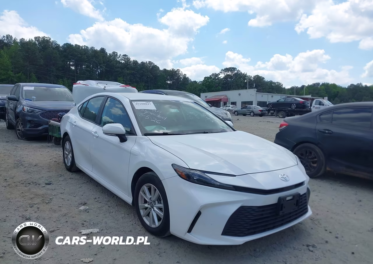 2025 Toyota Camry Le – zdjęcie 1 z 16