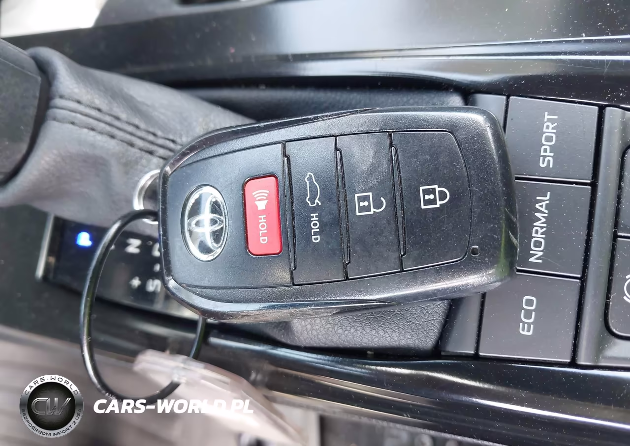 2025 Toyota Camry Le VIN:4T1DAACKXSU095823 - 11