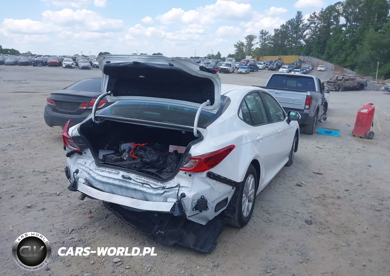 2025 Toyota Camry Le VIN:4T1DAACKXSU095823 - 4