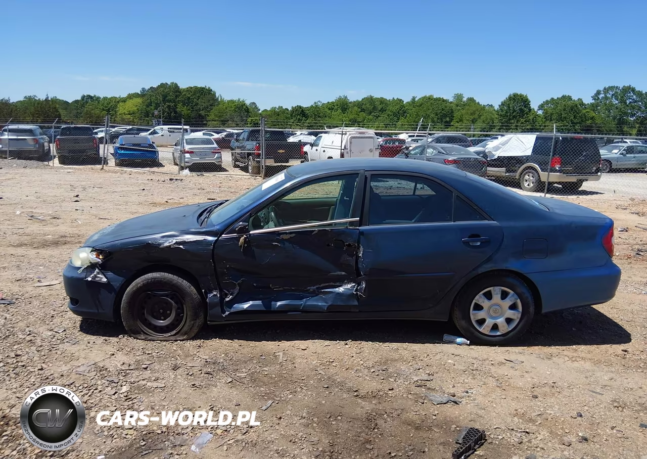 2004 Toyota Camry Le VIN:4T1BE32KX4U299999 - 14