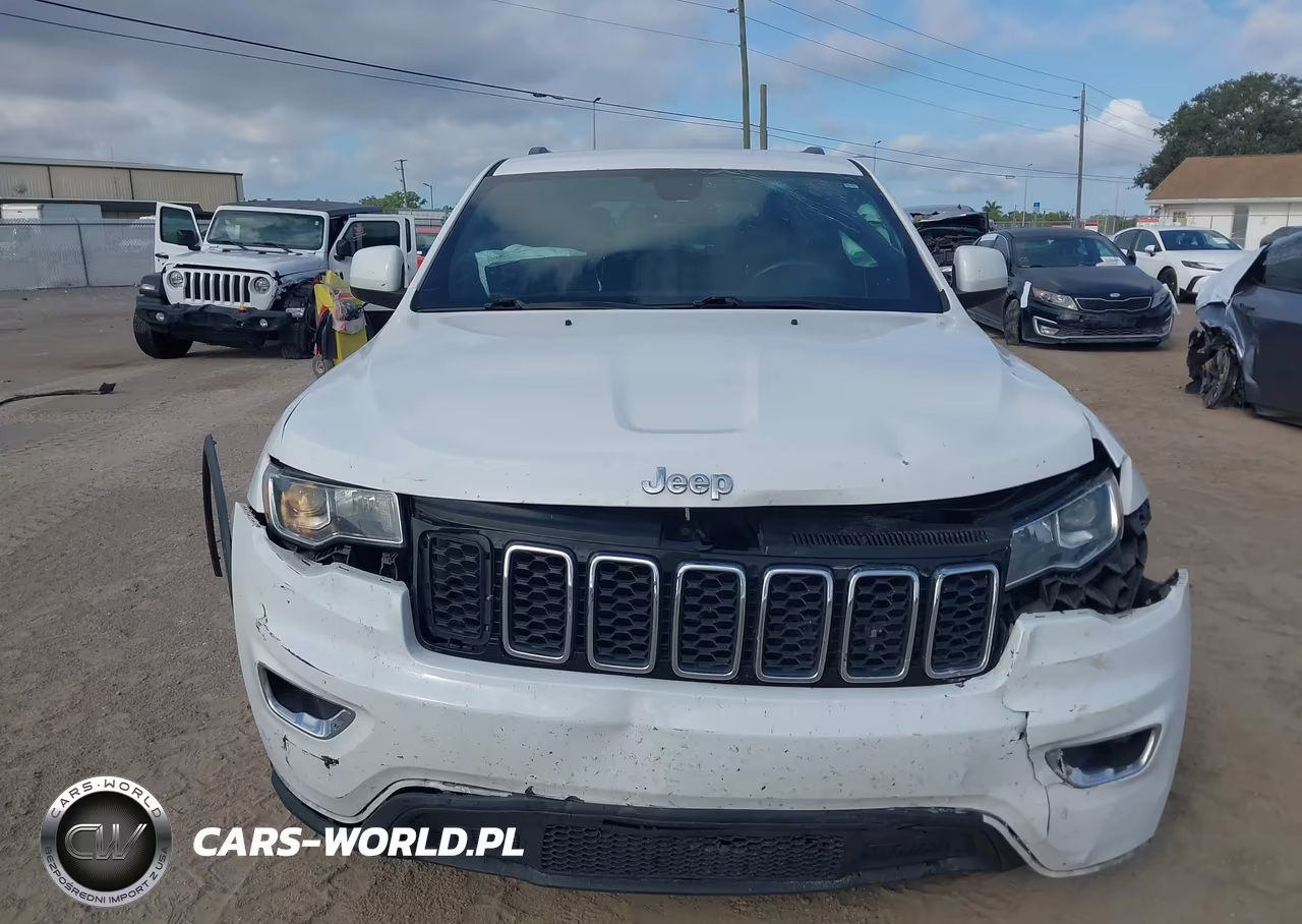 2018 Jeep Grand Cherokee Laredo E 4X2 VIN:1C4RJEAGXJC252948 - 12
