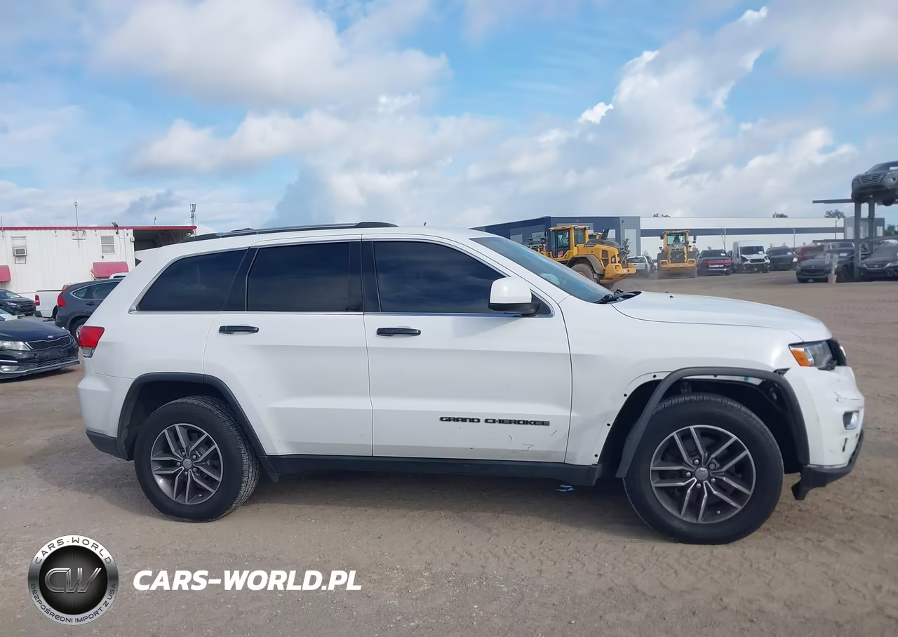 2018 Jeep Grand Cherokee Laredo E 4X2 VIN:1C4RJEAGXJC252948 - 13