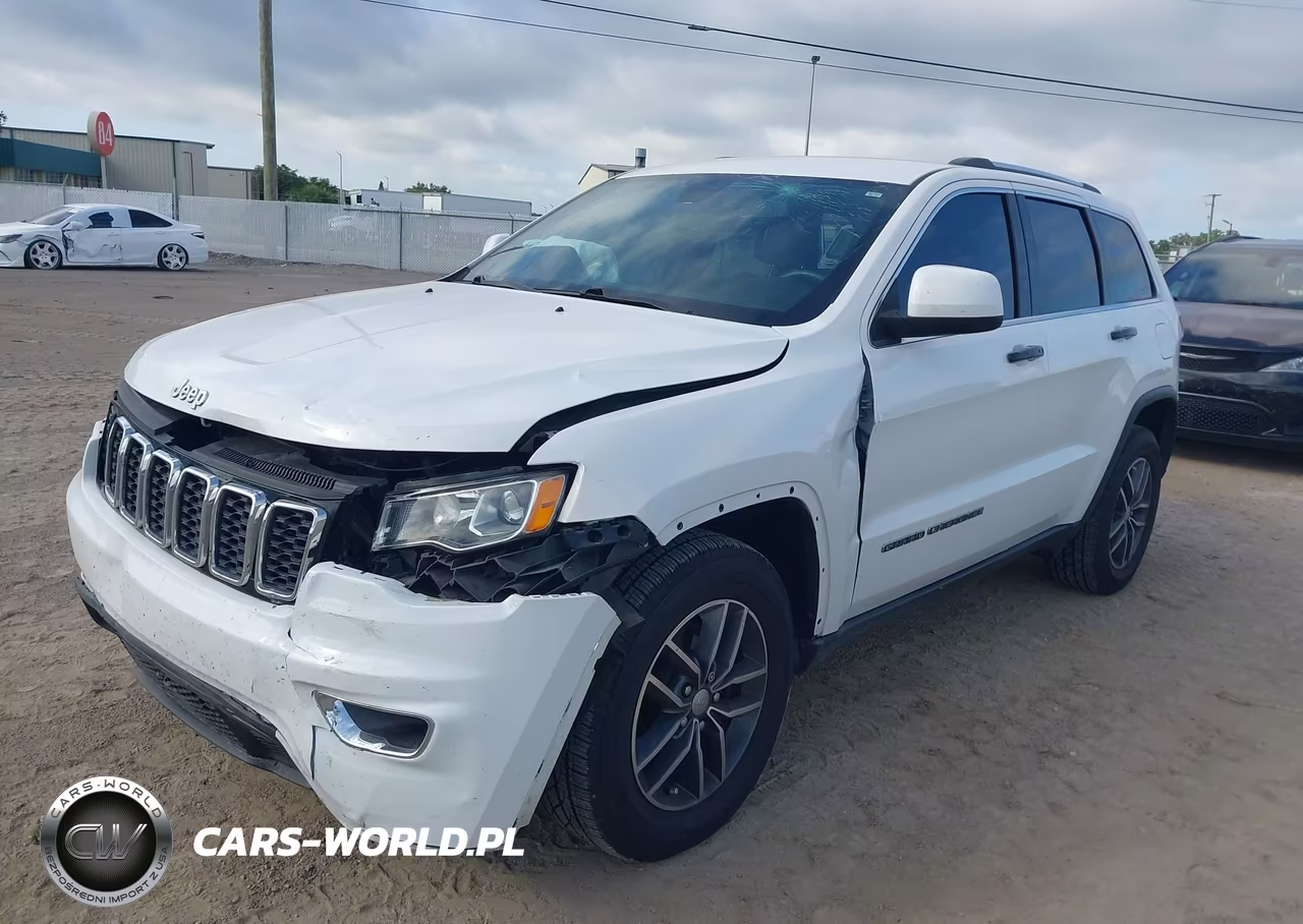 2018 Jeep Grand Cherokee Laredo E 4X2 VIN:1C4RJEAGXJC252948 - 2