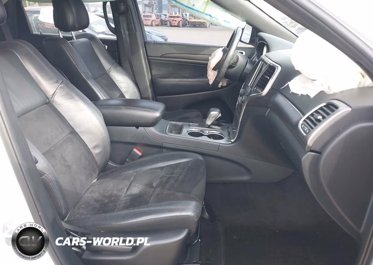 2018 Jeep Grand Cherokee Laredo E 4X2 VIN:1C4RJEAGXJC252948 - 5