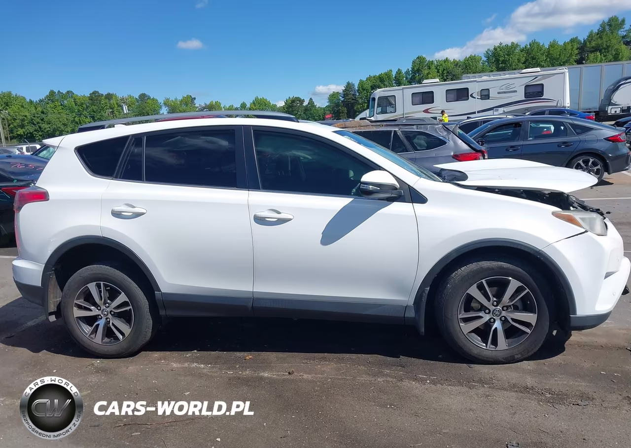 2018 Toyota Rav4 Xle VIN:JTMWFREVXJD117516 - 13