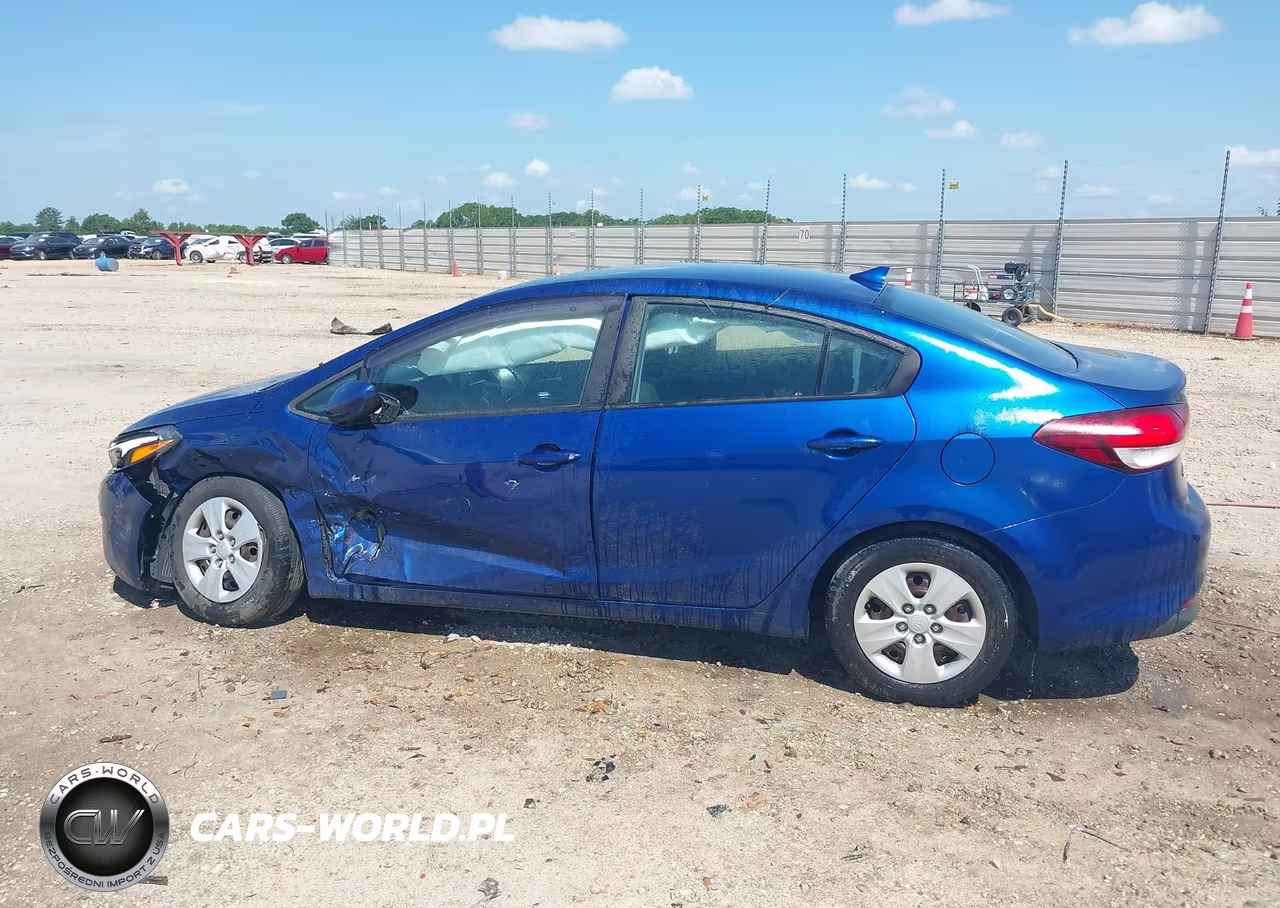 2018 Kia Forte Lx VIN:3KPFK4A77JE260010 - 13