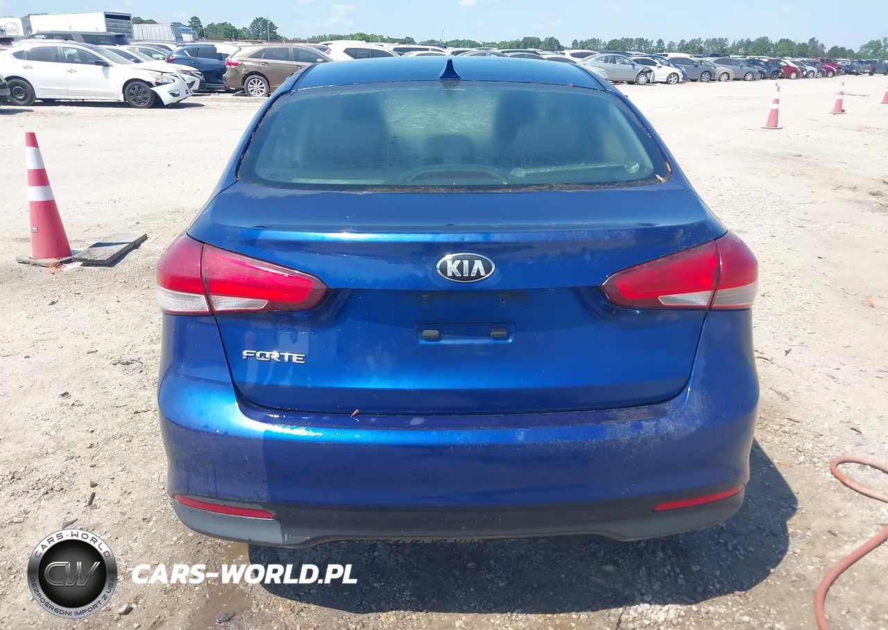 2018 Kia Forte Lx VIN:3KPFK4A77JE260010 - 16