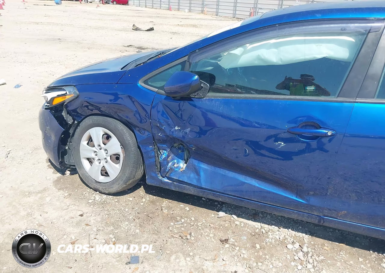 2018 Kia Forte Lx VIN:3KPFK4A77JE260010 - 18