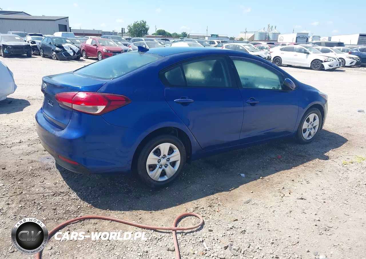 2018 Kia Forte Lx VIN:3KPFK4A77JE260010 - 4