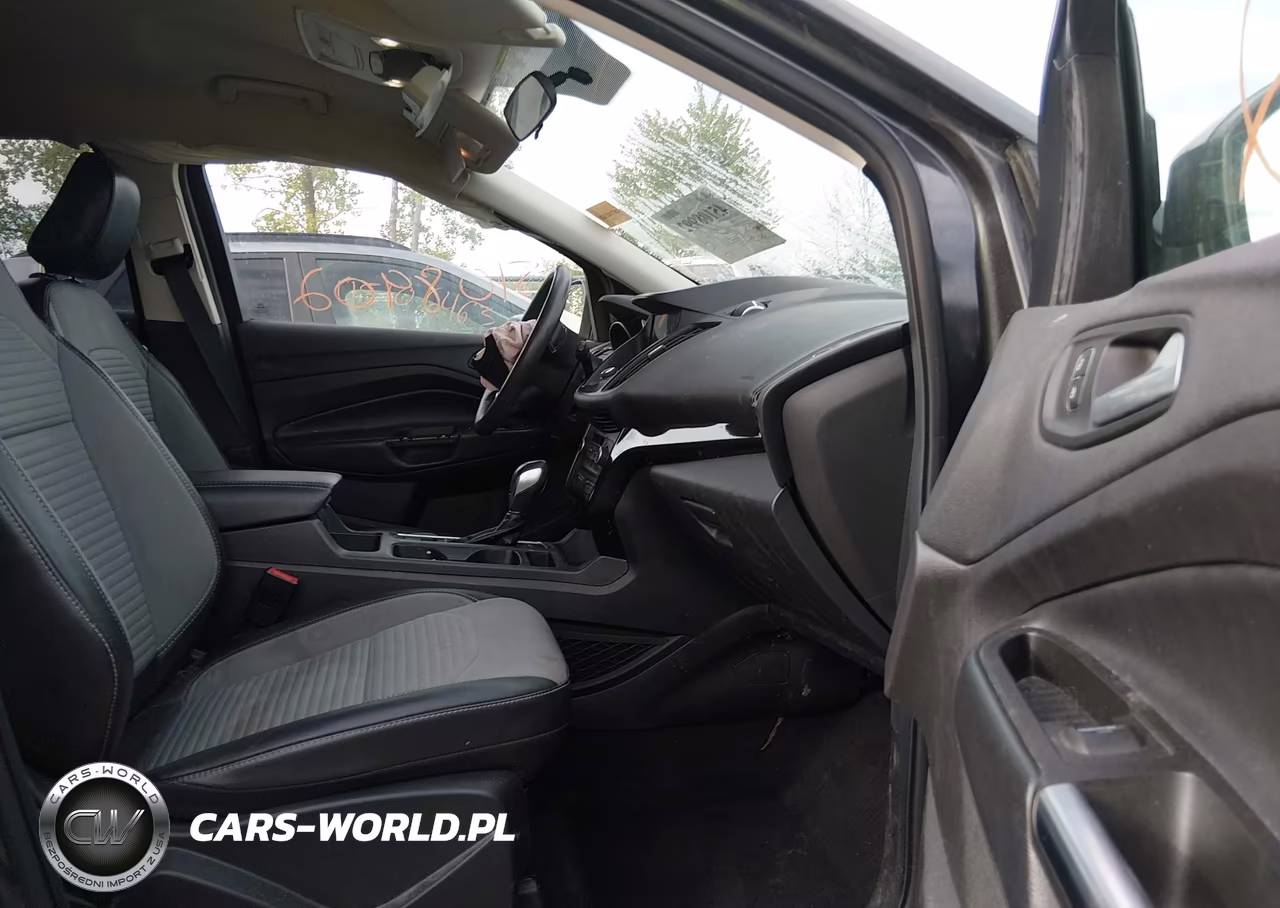 2019 Ford Escape Se VIN:1FMCU9GD0KUC06411 - 5