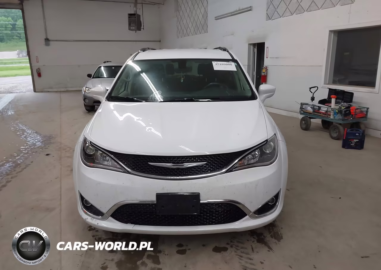 2018 Chrysler Pacifica Touring L VIN:2C4RC1BG5JR120866 - 12