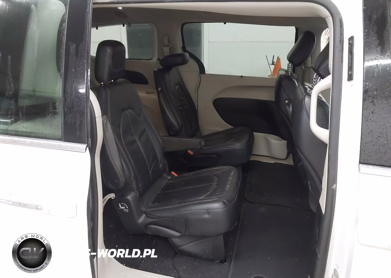 2018 Chrysler Pacifica Touring L VIN:2C4RC1BG5JR120866 - 8