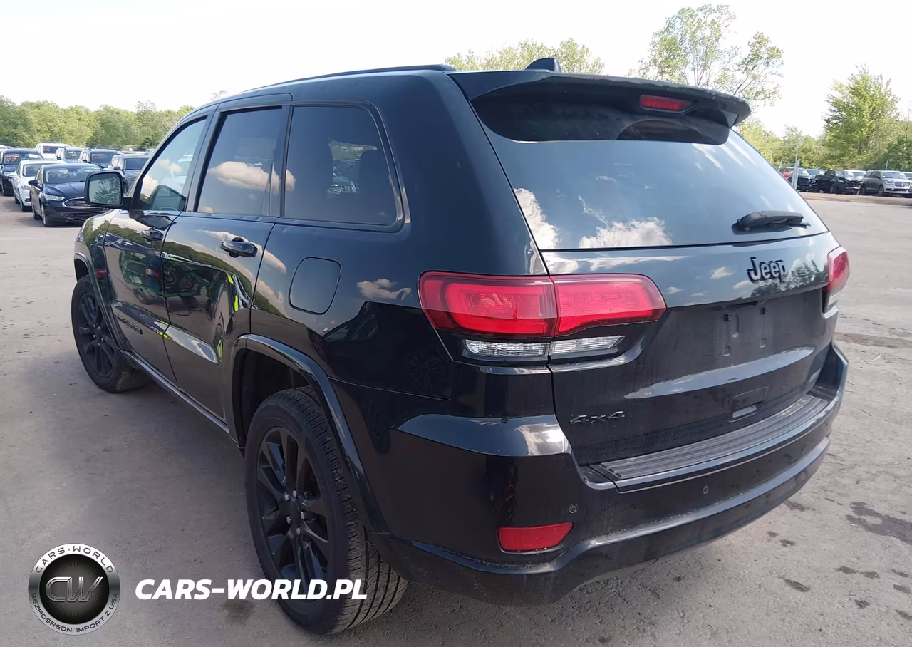 2017 Jeep Grand Cherokee Altitude 4X4 VIN:1C4RJFAG8HC861889 - 3