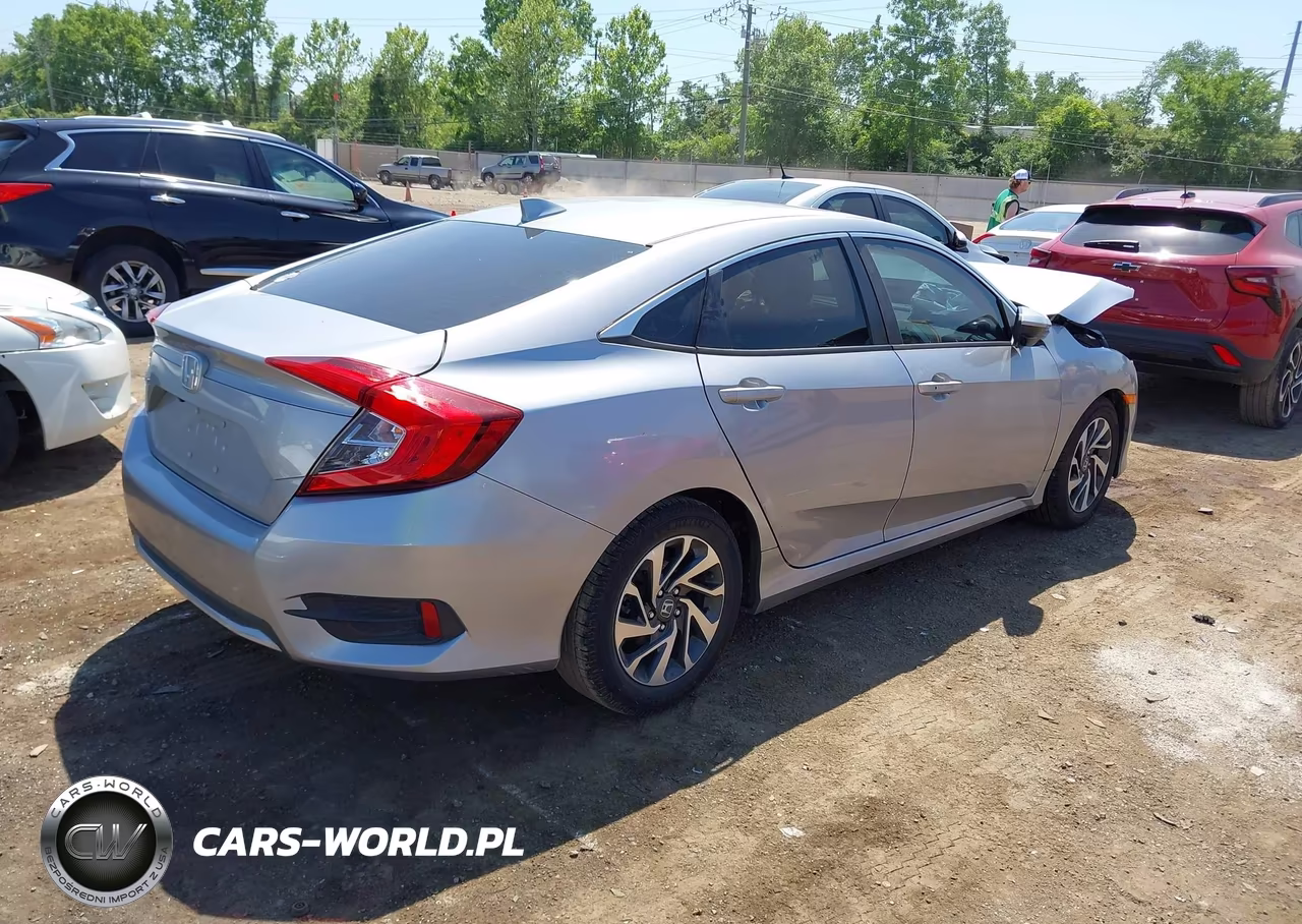2018 Honda Civic Ex VIN:2HGFC2F75JH533090 - 4