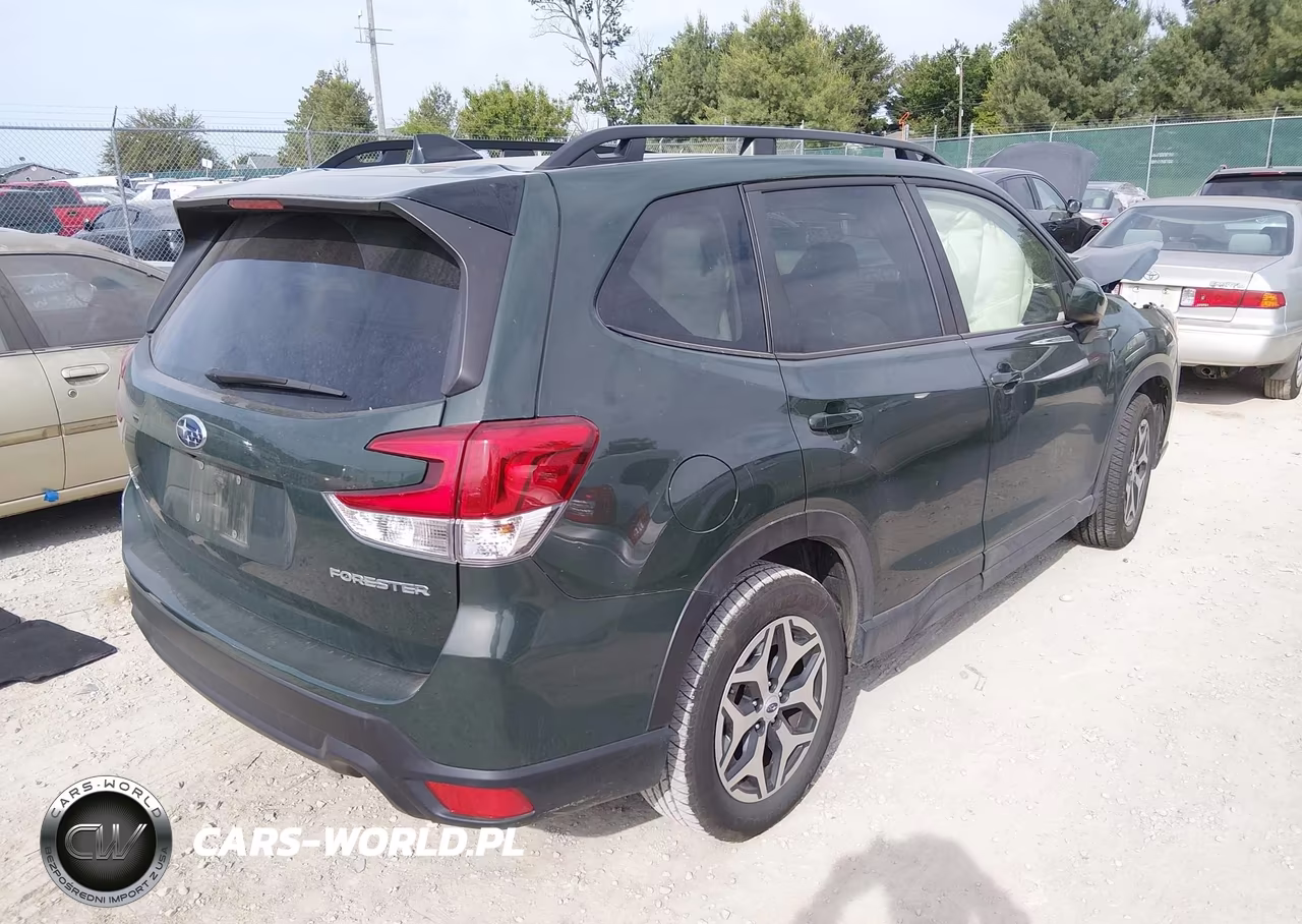 2024 Subaru Forester Premium VIN:JF2SKADC8RH513980 - 4