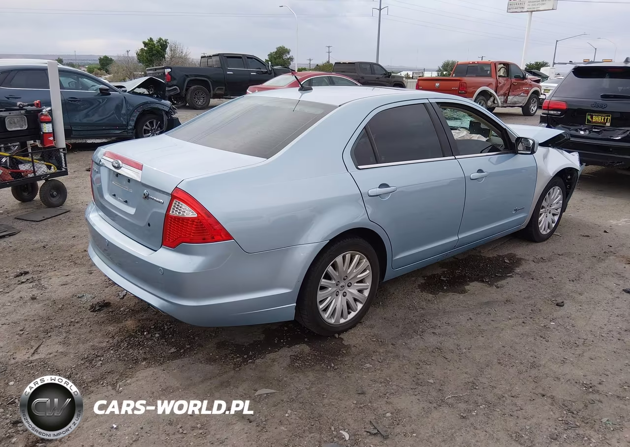 2010 Ford Fusion Hybrid VIN:3FADP0L37AR270773 - 4