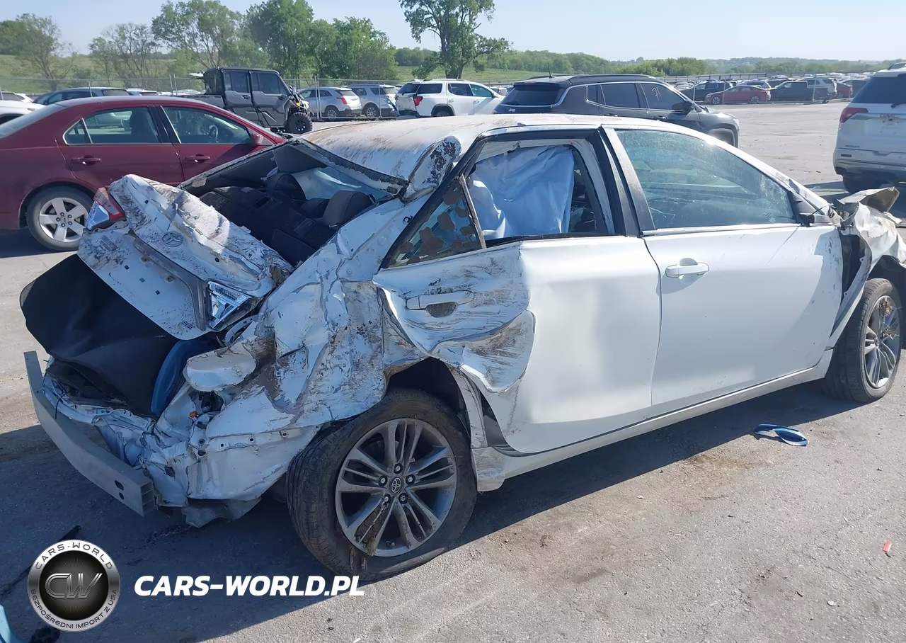2016 Toyota Camry Se VIN:4T1BF1FK9GU212836 - 4