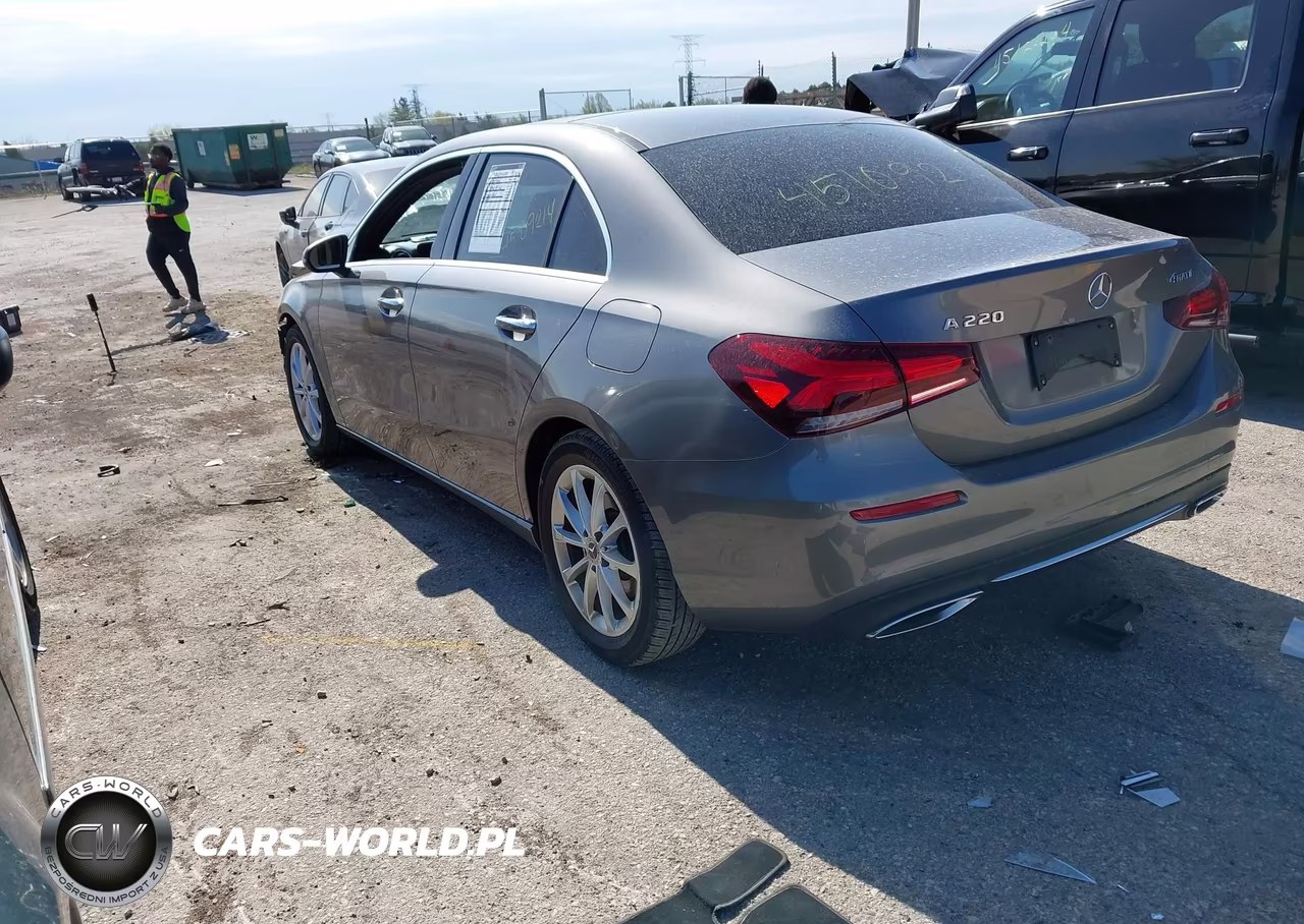2021 Mercedes-Benz A 220 4Matic VIN:W1K3G4FB6MJ274642 - 3