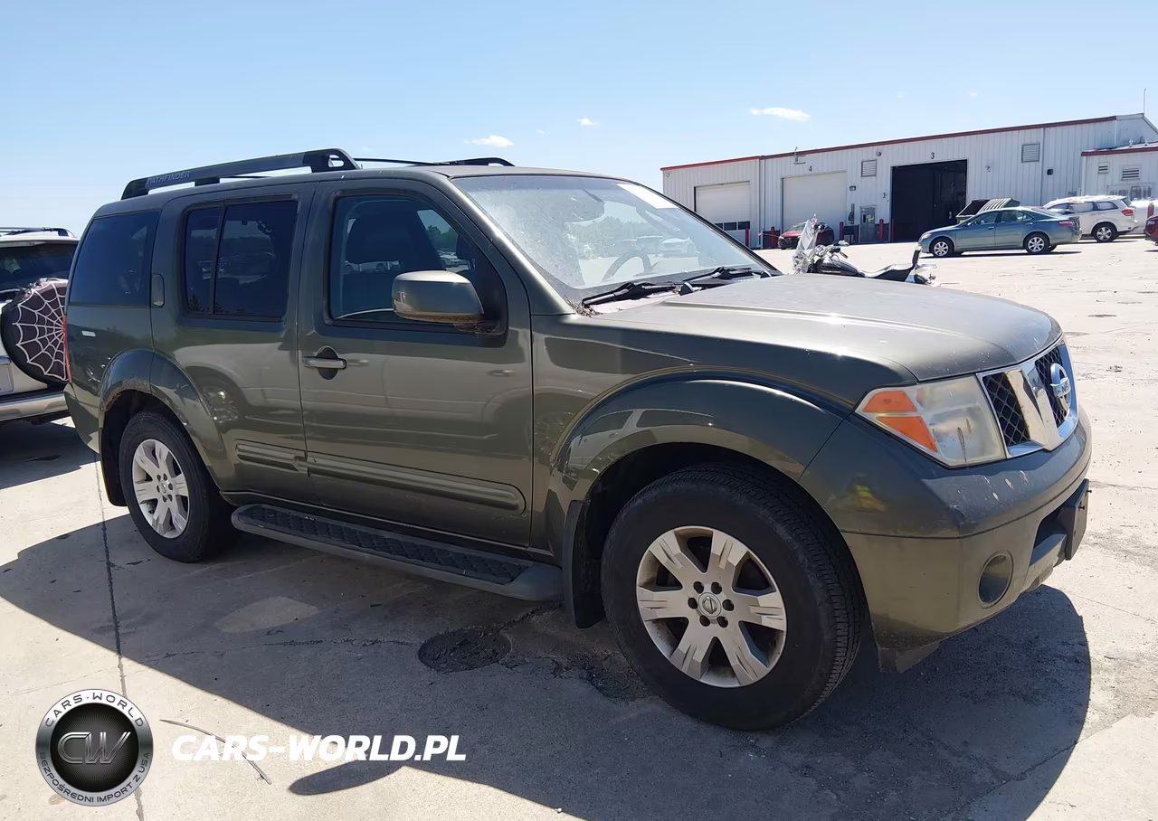 2005 Nissan Pathfinder Le