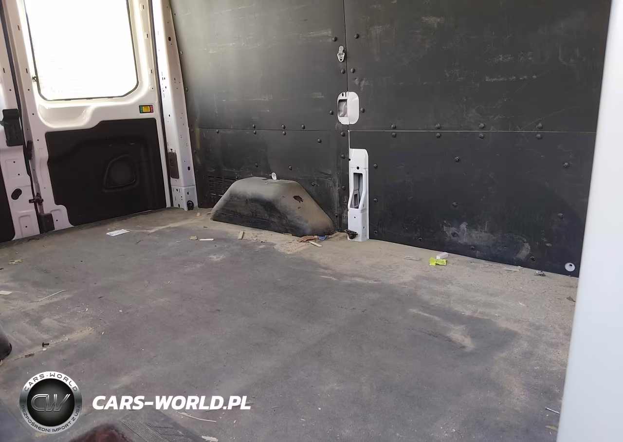 2022 Ford E-Transit-350 VIN:1FTBW9CK9NKA13544 - 8