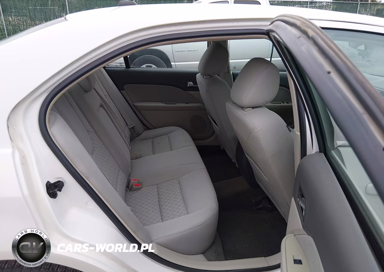 2011 Ford Fusion Se VIN:3FAHP0HA3BR221189 - 8