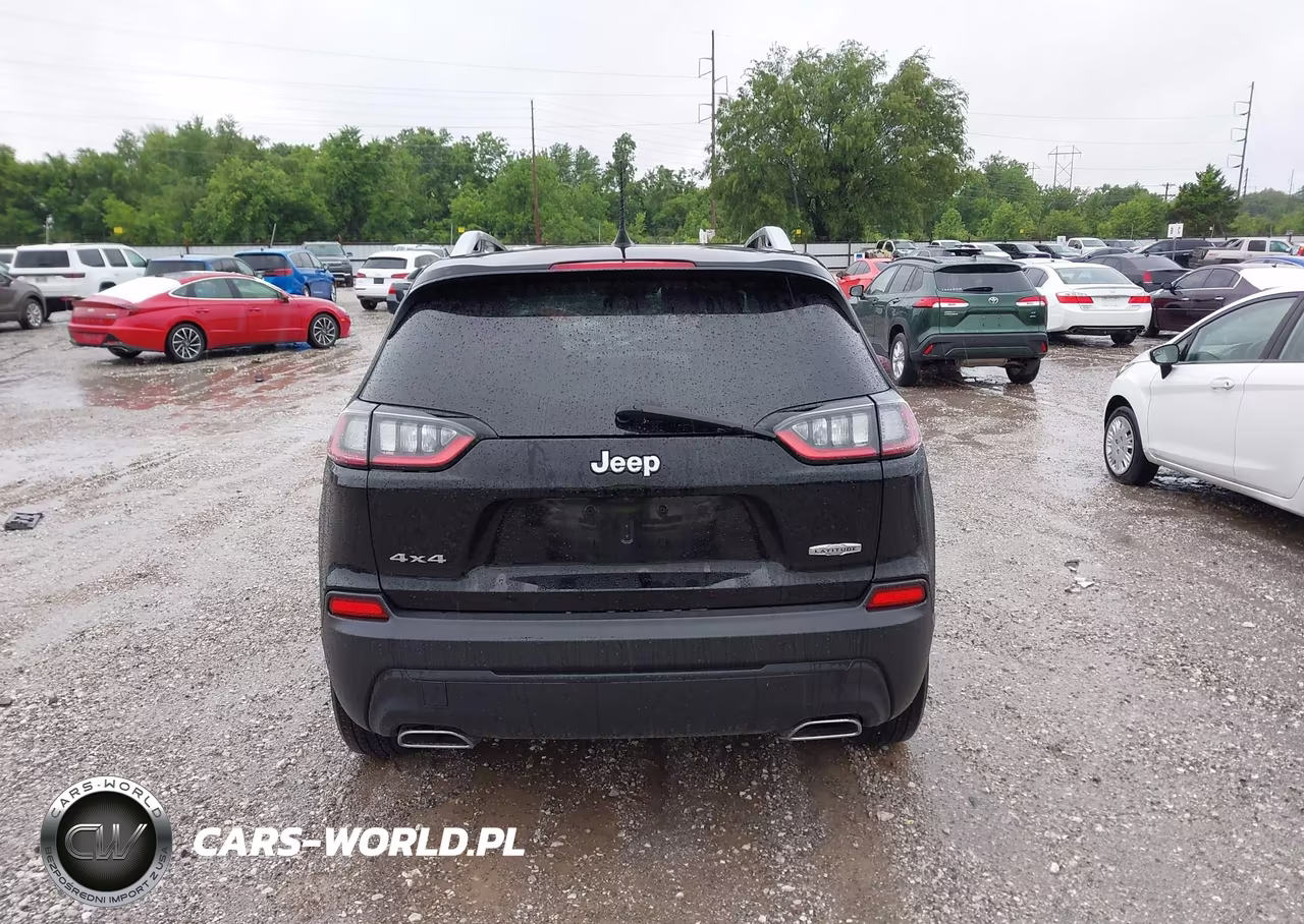 2019 Jeep Cherokee Latitude 4X4 VIN:1C4PJMCX8KD334834 - 16